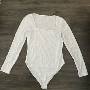 White plain bodysuit